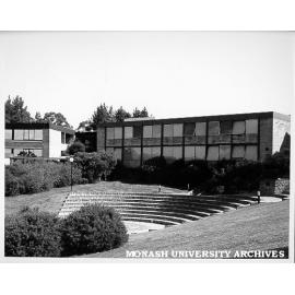 GIAE Administration building, looking across amphitheatre