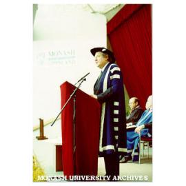 Vice-Chancellor Professor Mal Logan addressing MUCG graduates