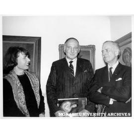 Sir Edward 'Weary' Dunlop at the opening of the 'Send Me More Paint' exhibition with Gallery director Ms Jenepher Duncan and Emeritus Professor Rod Andrew