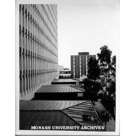 Main library, viewed over roofs of Humanities lecture theatres