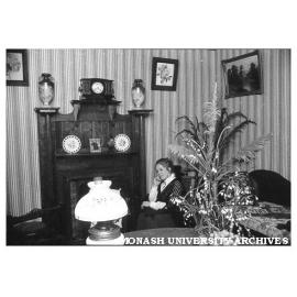 Cindy Wright in 'The Daughter-In-Law' as Minnie Gascoigne