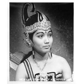 Niken Arumdhati as Rama in 'The Ramayana in Java'