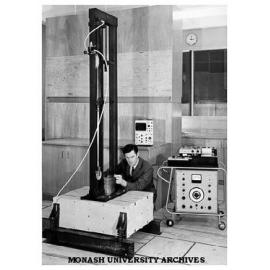 Drop tester on seismic block