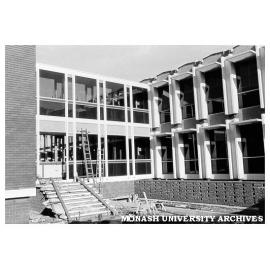 Walkway between University Offices Stages 1 and 2