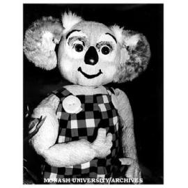 Blinky Bill puppet in show presented by puppeteer David Poulton