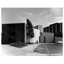 Krongold Centre (right) with Main Library (left) and Humanities building (background)
