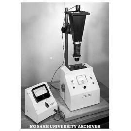 Variable intensity photo-flash unit and exposure metre