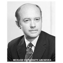 Professor Bruce Hobbs