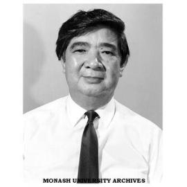 GIAE librarian, Sir John Soon-Chung Yocklunn,