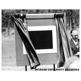 GIAE opening ceremony plaque