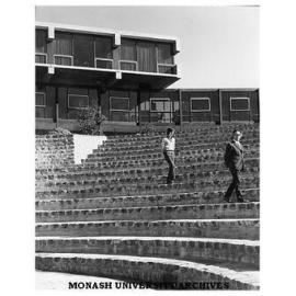 GIAE building 1W and amphitheatre