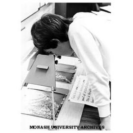 Visitor to School of Education Frankston campus Open Day viewing stereoscope