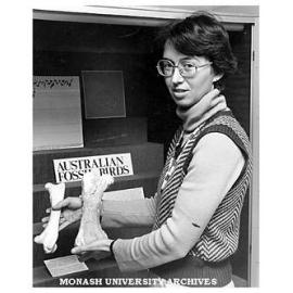 Dr Pat Rich with a femur from a dromornithid (right) and a present day emu.