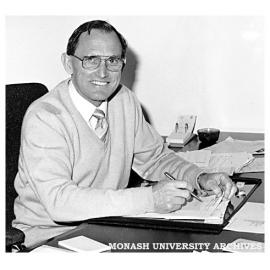 Dean of the Chisholm Institute Faculty of Technology Dr Roy Williams