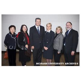 Foreign Minister Alexander Downer (centre), guest speaker at the inaugural public policy forum lecture hosted by Monash Asia Institute.