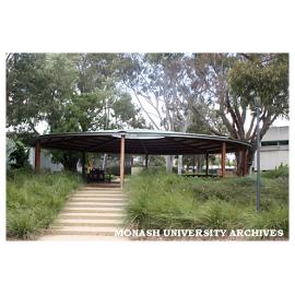 Grounds of Peninsula campus