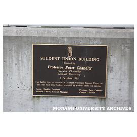 Plaque to commemorate the opening of the Student Union building (Building U)