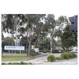 Entrance to Monash University, Peninsula campus