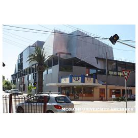 Cafe at entrance to Caulfield campus, with Buildings K and N in the background