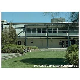Engineering building 60 courtyard