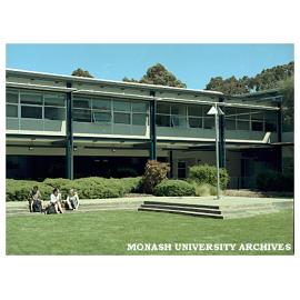 Engineering building 60 courtyard