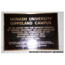 Monash University Gippsland Campus plaque at Gippsland Campus