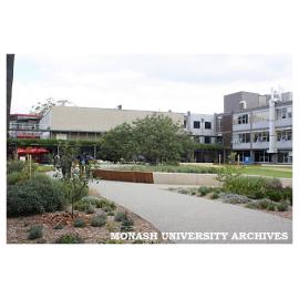Kenneth Hunt Memorial Garden (Engineering courtyard), Clayton campus