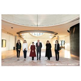 Visit of the Australian Governor-General, His Excellency General the Honourable David Hurley AC DSC (Retd), to meet researchers responding to COVID-19; photographed in the atrium of the Chancellery Building