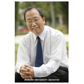 Dr Ah Chung Tsoi, director of the e-Research@Monash Centre