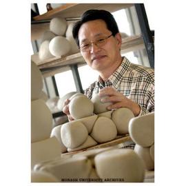 Visiting ceramic artist, Professor Heon-Gook Lee, from Kyung Hee University in Suwon, Korea