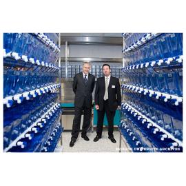Victorian Innovation Minister Gavin Jennings and Professor Peter Currie touring the zebra fish research facility in the Australian Regenerative Medicine Institute