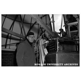 Installation of dome on Monash Observatory at Mt Burnett