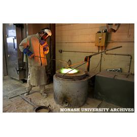 Faculty of Art, Design & Architecture bronze pour demonstration