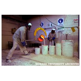 Faculty of Art, Design & Architecture bronze pour demonstration